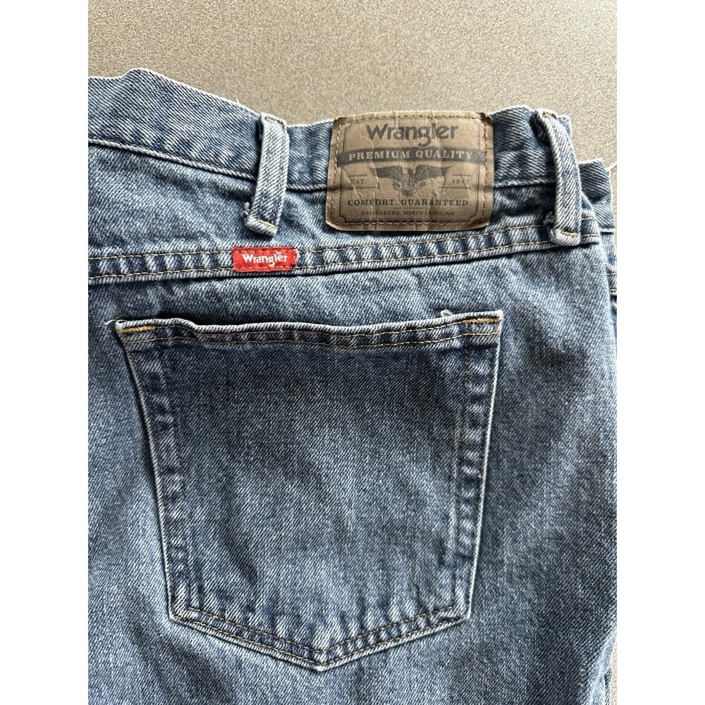 Wrangler Men's Denim Blue Jeans Cotton 42x30 Straight Leg 97601VR